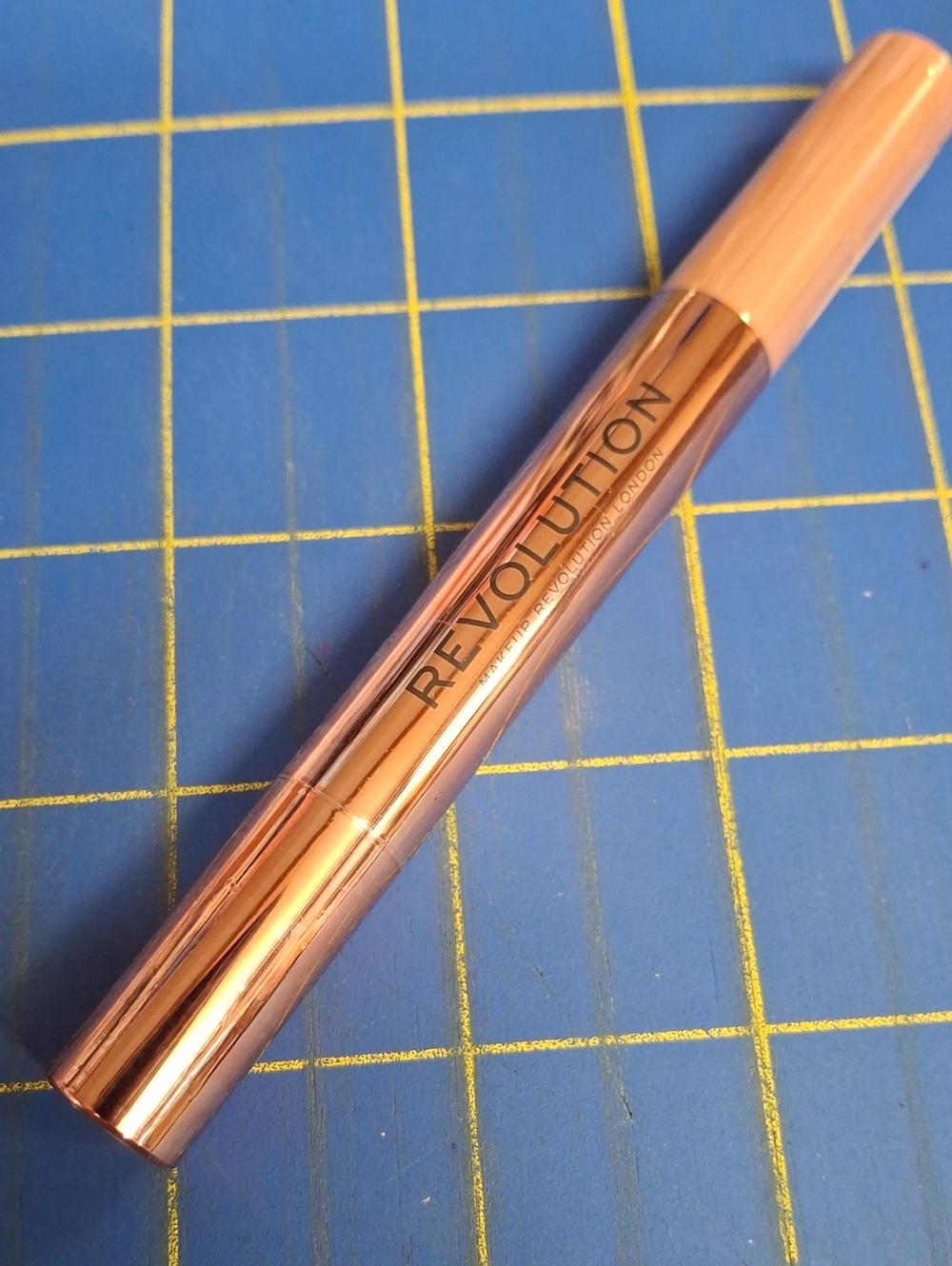 Revolution Eyeshadow Stick 1.6g Fancy Champagne New Sealed